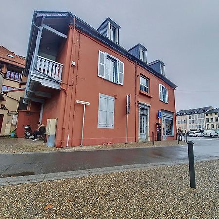 Le Pic*Wifi*Netflix*Menage Inclus Lägenhet Bagnères-de-Bigorre Exteriör bild